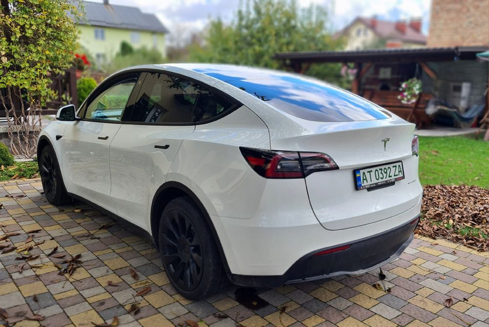 Оренда Прокат Tesla Model Y