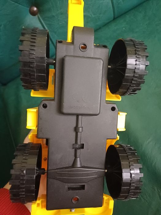 Трактор іграшка нова