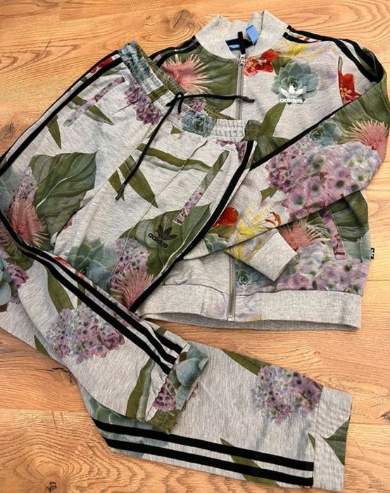 Dres ADIDAS w kwiaty duże liście OGRÓD BOTANICZNY  AJ8884, AJ8882