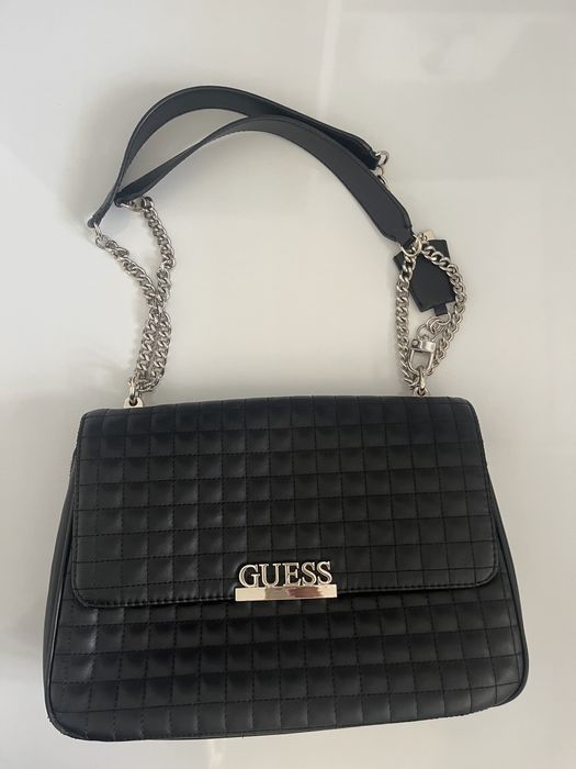 Mala Guess preta