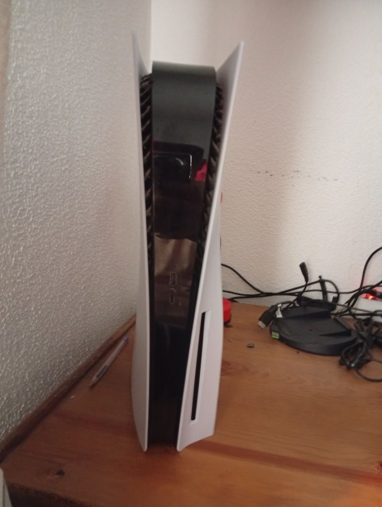 Ps5 como nova. pouco usada preço negociável