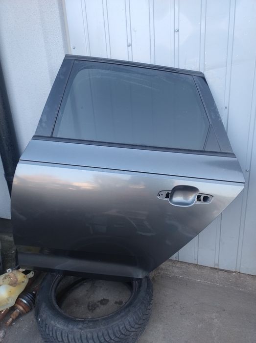 Drzwi Audi A4 B9 kolor LZ7S