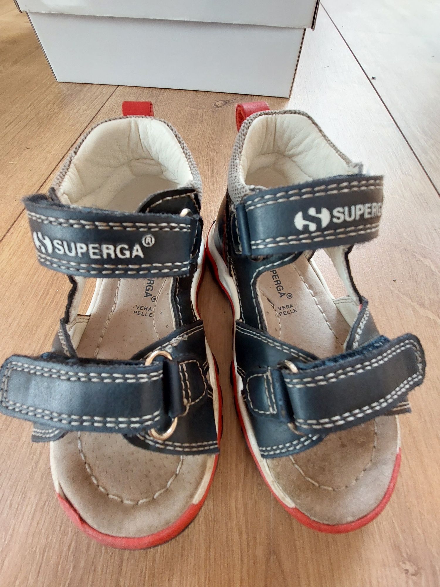 Skórzane sandałki Superga