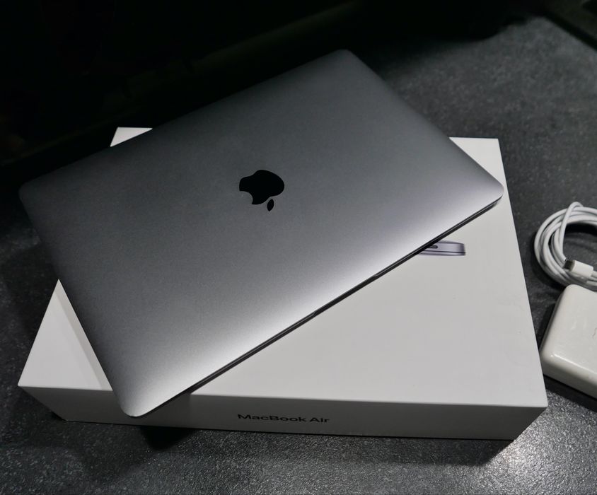 Apple MacBook Air 2020 р., 256 ГБ M1 (сріблястий)