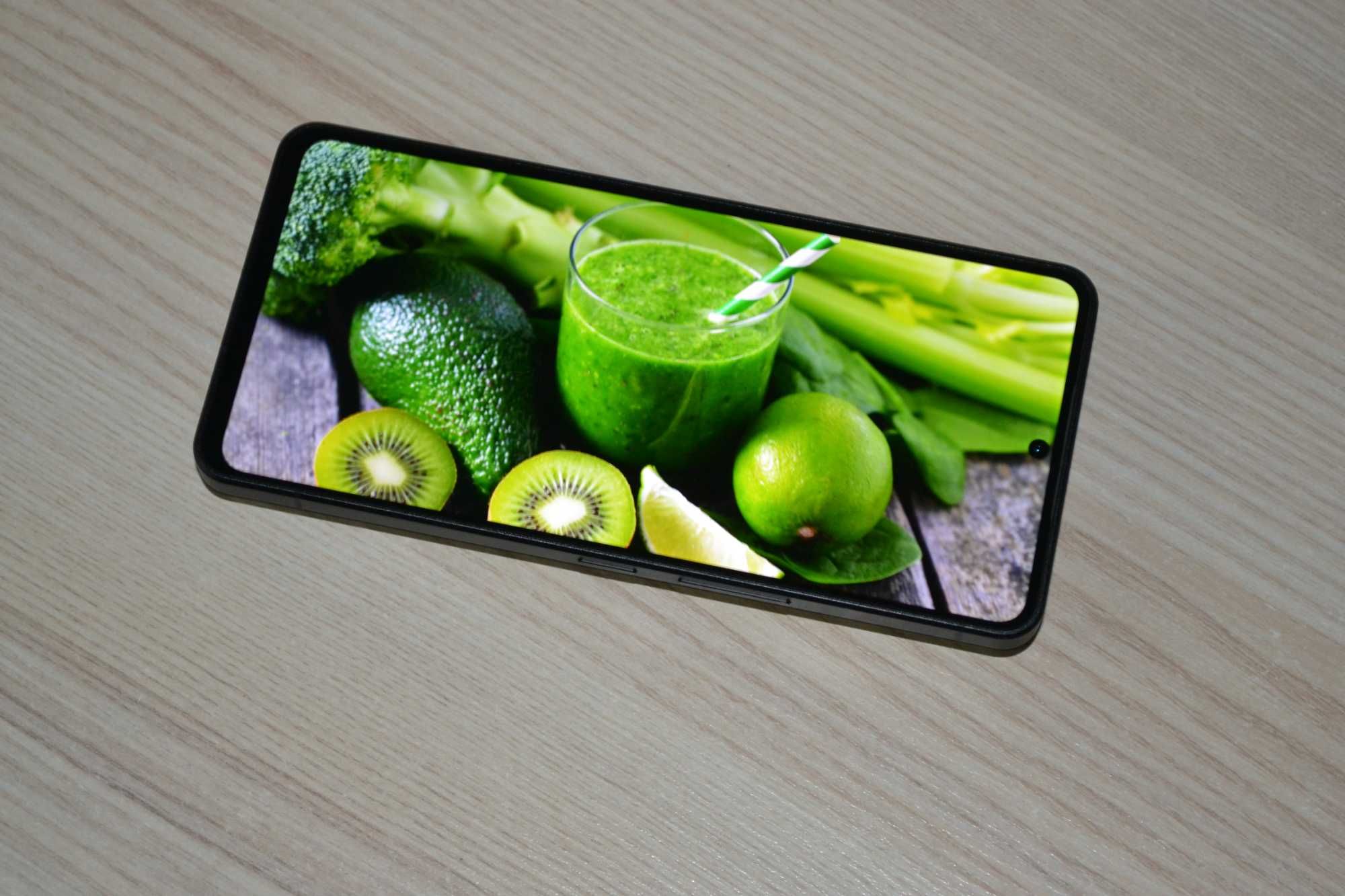 смартфон Sharp Aquos R8S PRO 12/256 8gen2 / шарп он же Leica Phone 3