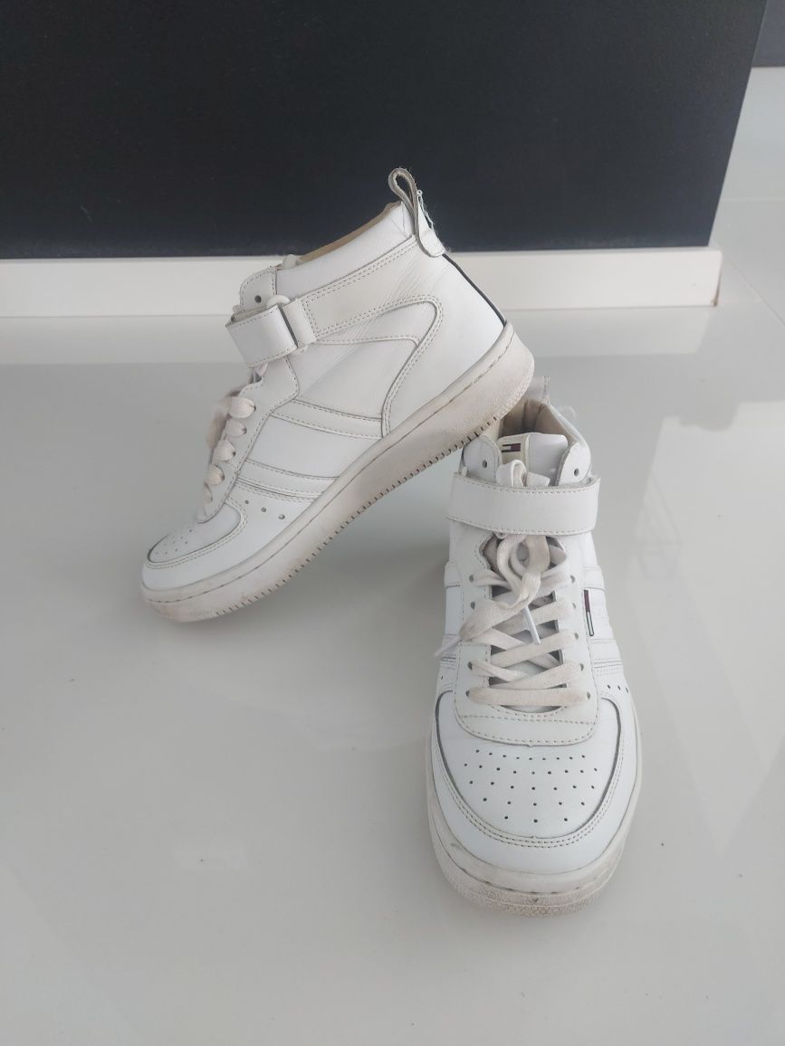 Białe sneakersy Tommy Hilfiger 41