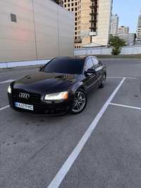 Audi a8 2015.
