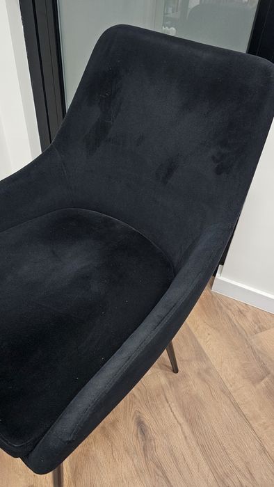 Стілець чорний велюр