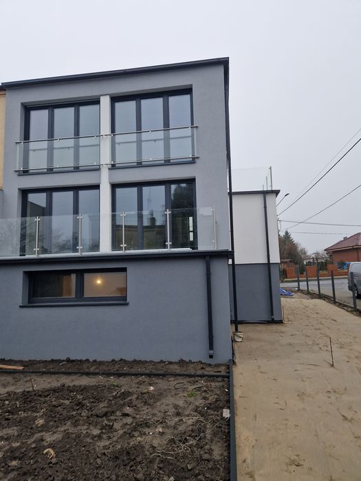 Balustrady Szklane z montażem,  samonośne i między słupkami