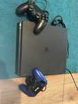 Vendo PS4 (1T) com 2 comandos