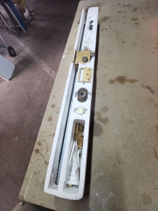 Fechadura da marca UCEM usada