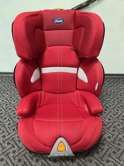 Продам автокресло детское Chicco ARTSANA GROUP UNIVERSAL 15-36KG F4