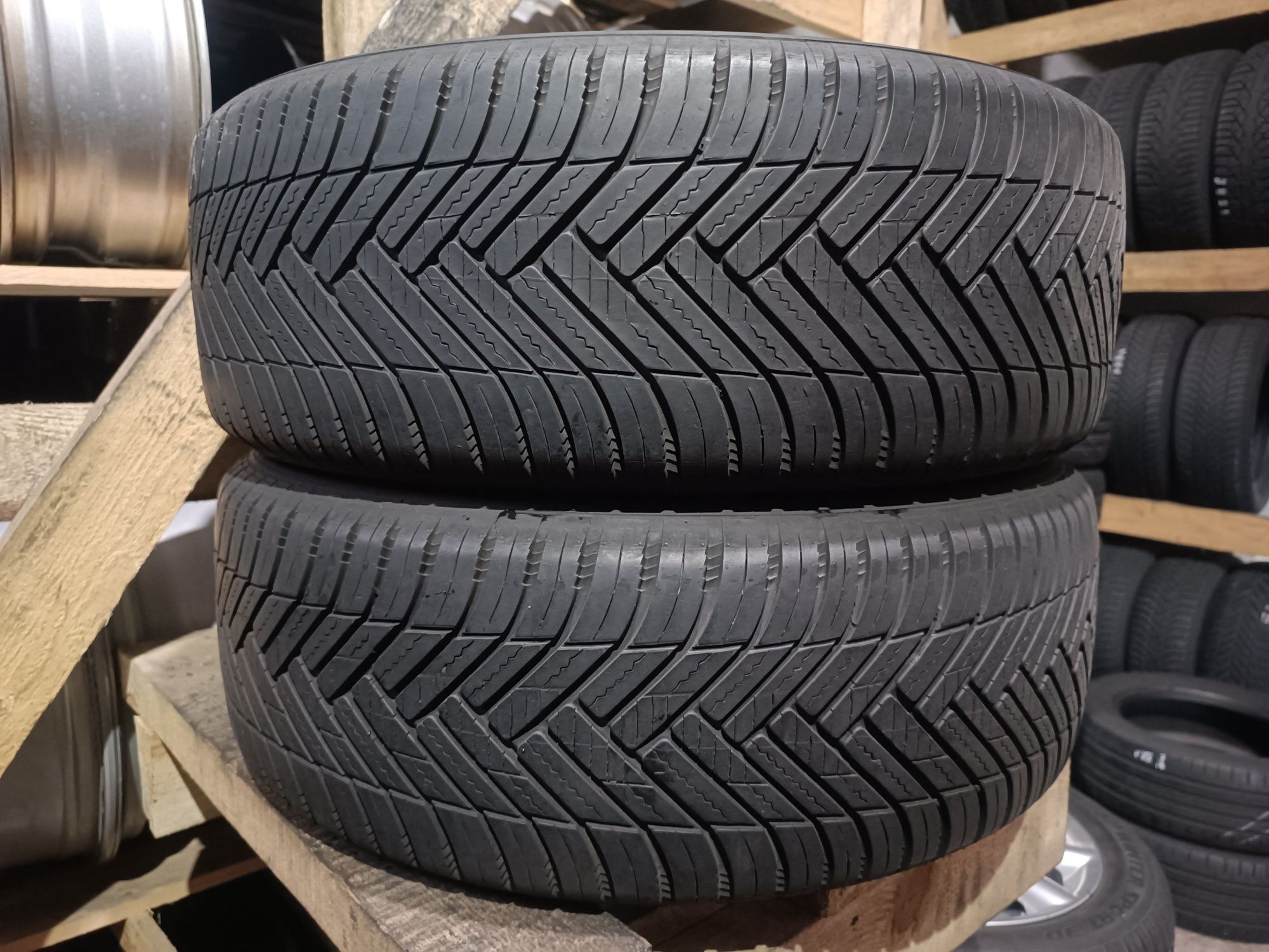 Всесезонні шини HANKOOK 215/55 R17 резина Р17
