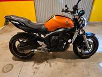 Moto Yamaha fz 600 black edition