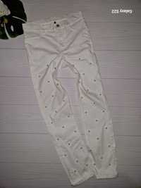 Белые джинсы с бусинами жемчугом р.xs
