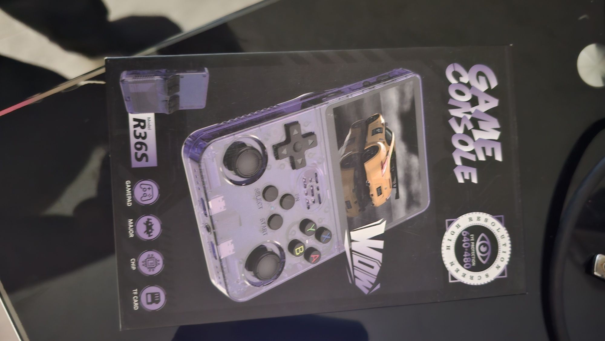 Consola portátil modelo R36S