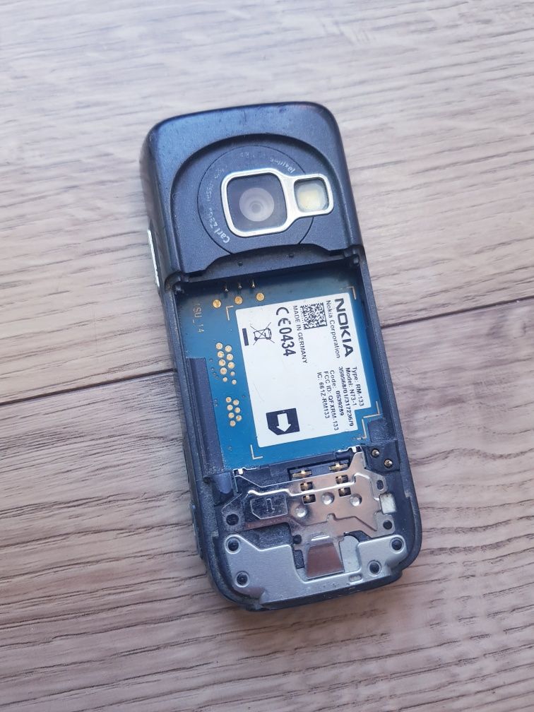 telefon komórkowy Nokia RM-133 typ N 73-1 .