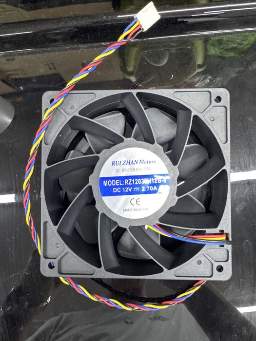 Fan PC Brushless 12v 2.7A 12x12x4