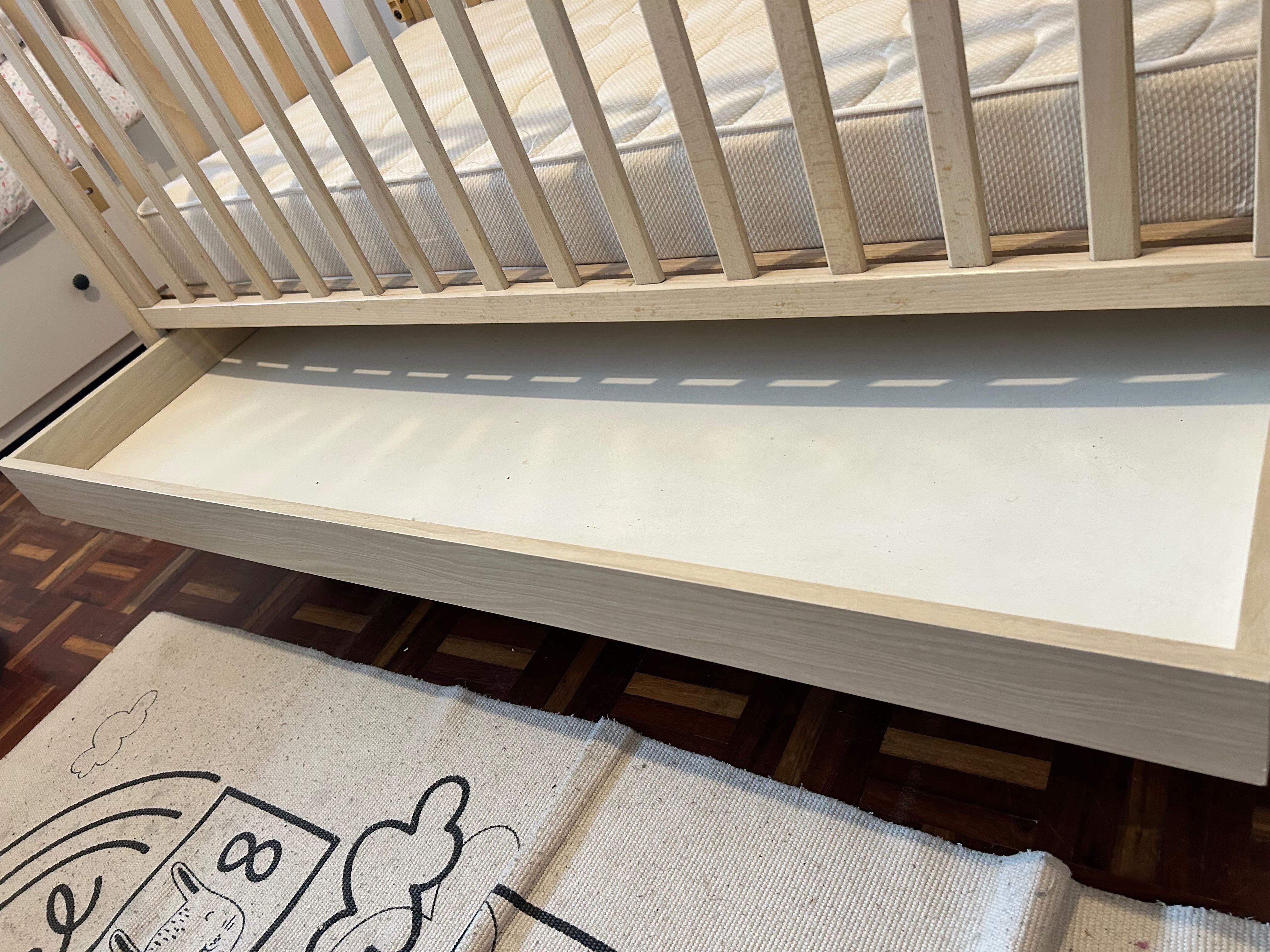 Berço pre Natal com colchão e gaveta