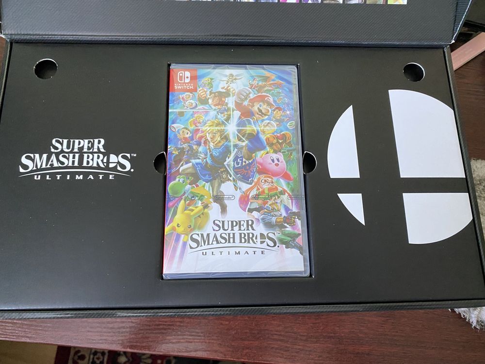 Nintendo Switch Super Smash Bros. Ultimate Limited Edition