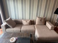 Sofá com chaise longue