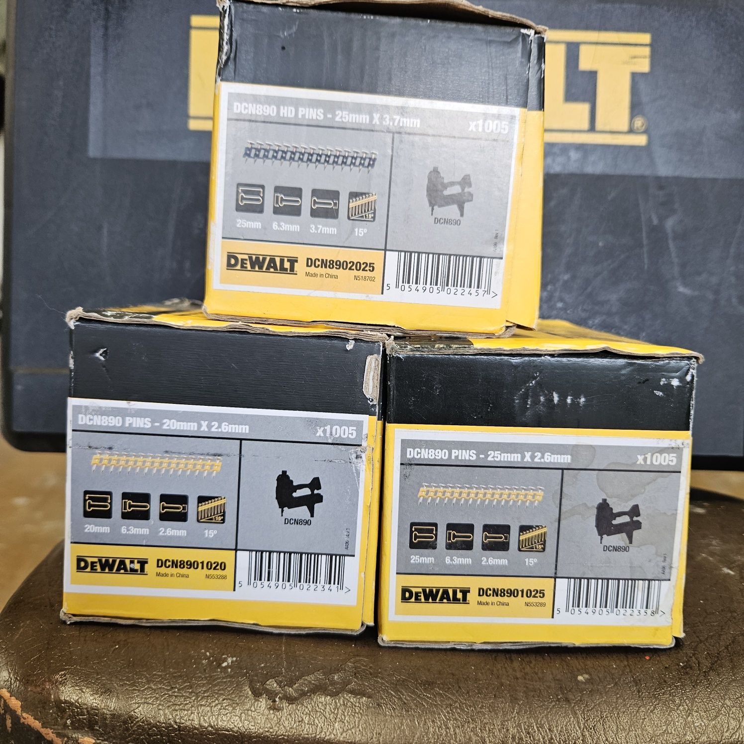 Gwoździarka Dewalt DCN 890 N