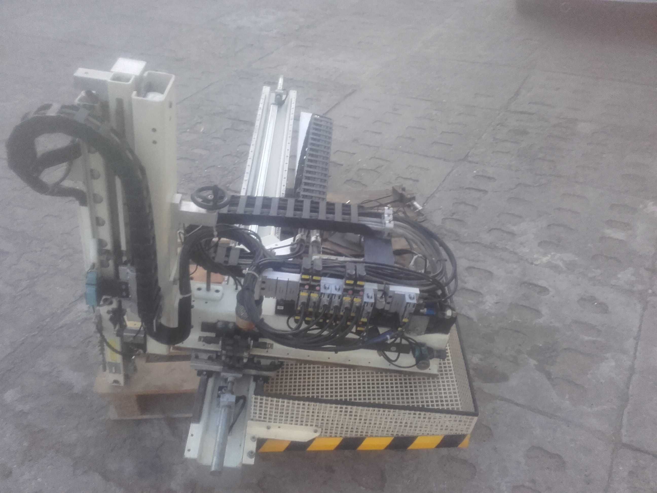 robot manipulator 3 osie picker do wtryskarki GEIGER EA21