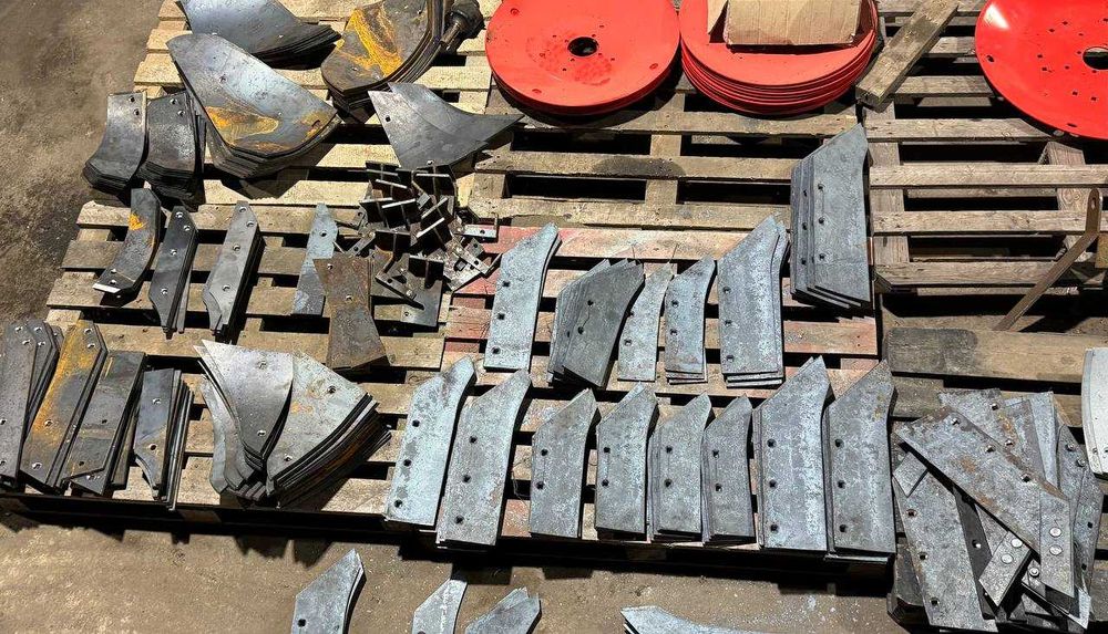 леміш,лемех,відвал,отвал плуга Польща 25,30 БОР ОРИГІНАЛ запчастини!