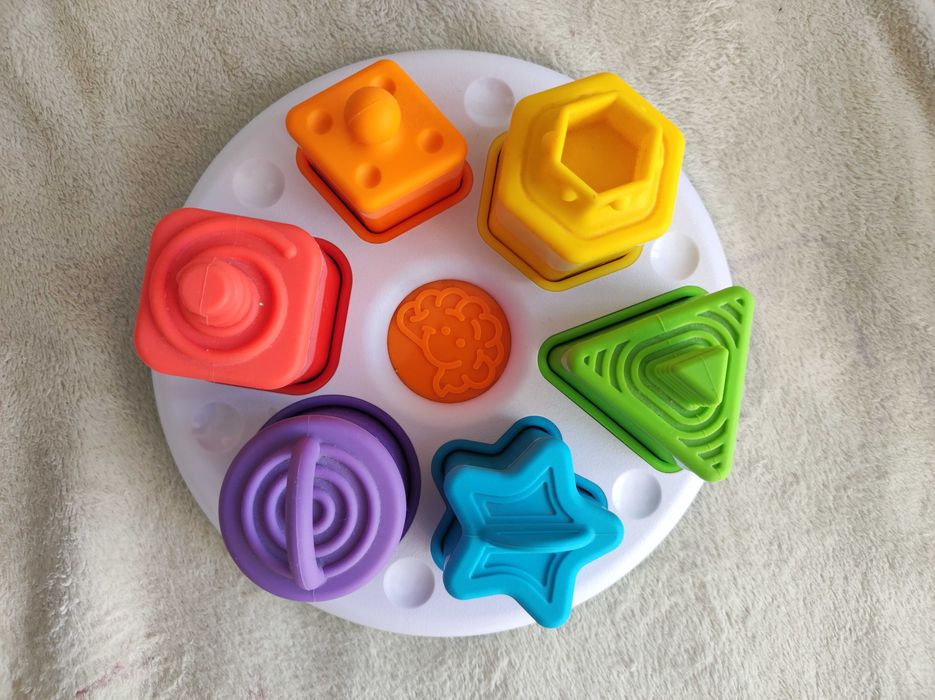 FAT brain toys sorter plugzy