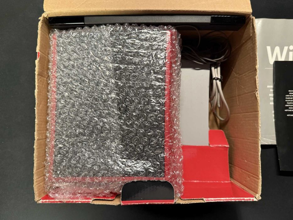 Wii Mini (na caixa, completa) + 10 Jogos (incluindo Wii Sports Resort)