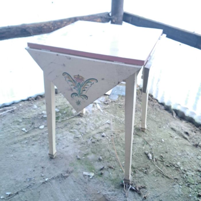 składany stary stolik stół pomocnik uroczy praktyczny stabilny