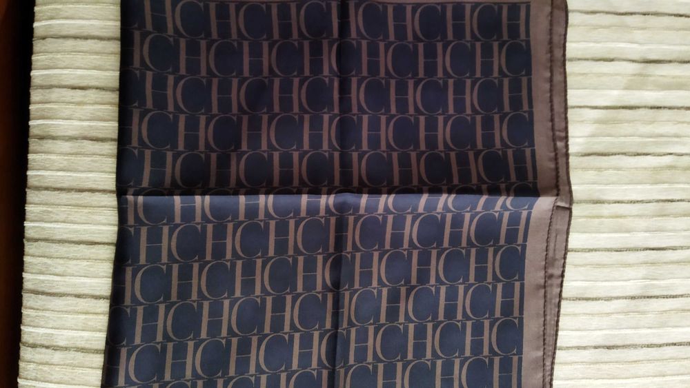 Lenço Carolina Herrera