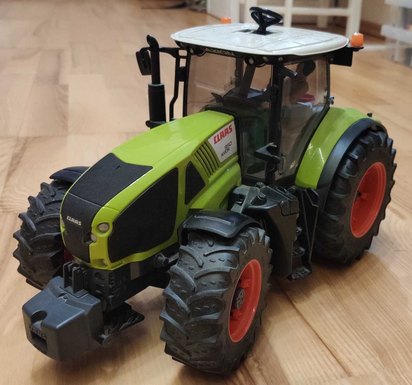 Traktor Bruder Claas Axion 950 z ładowaczem czołowym +przyczepa Bruder