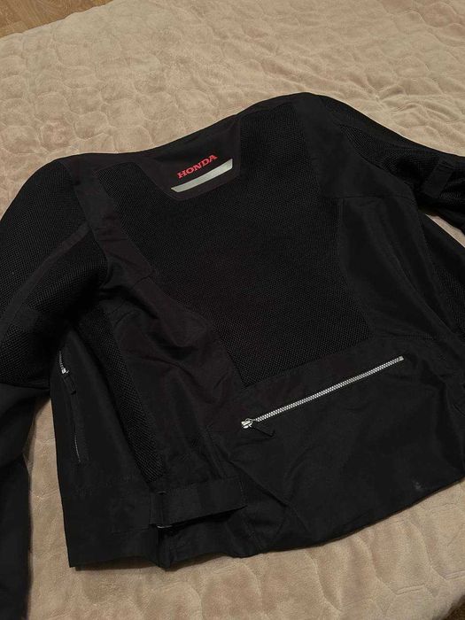 продам мото курточку Honda