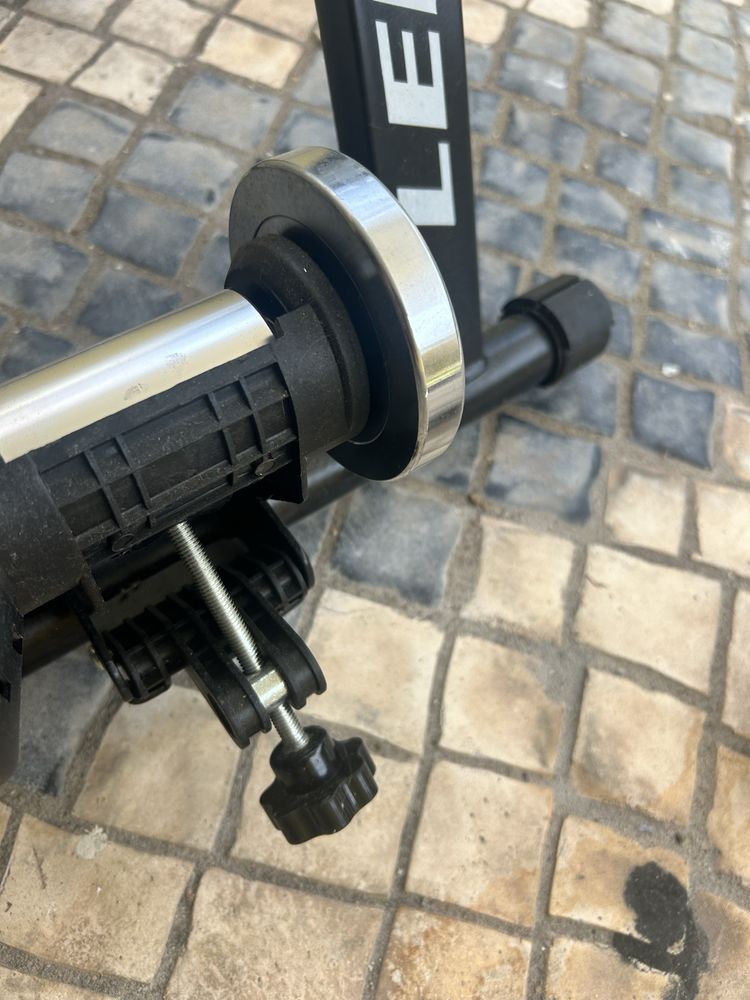 Rolo de treino de bicicleta