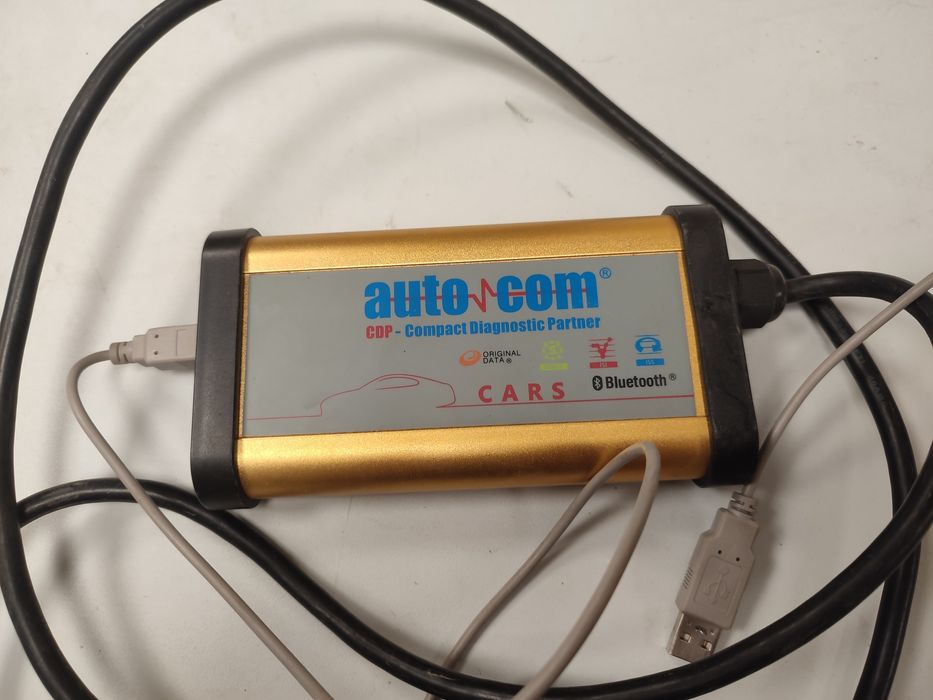 Tester diagnostyczny do samochodów auto com