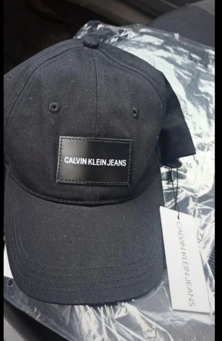 Czapka z daszkiem Calvin klein czarna regulowana