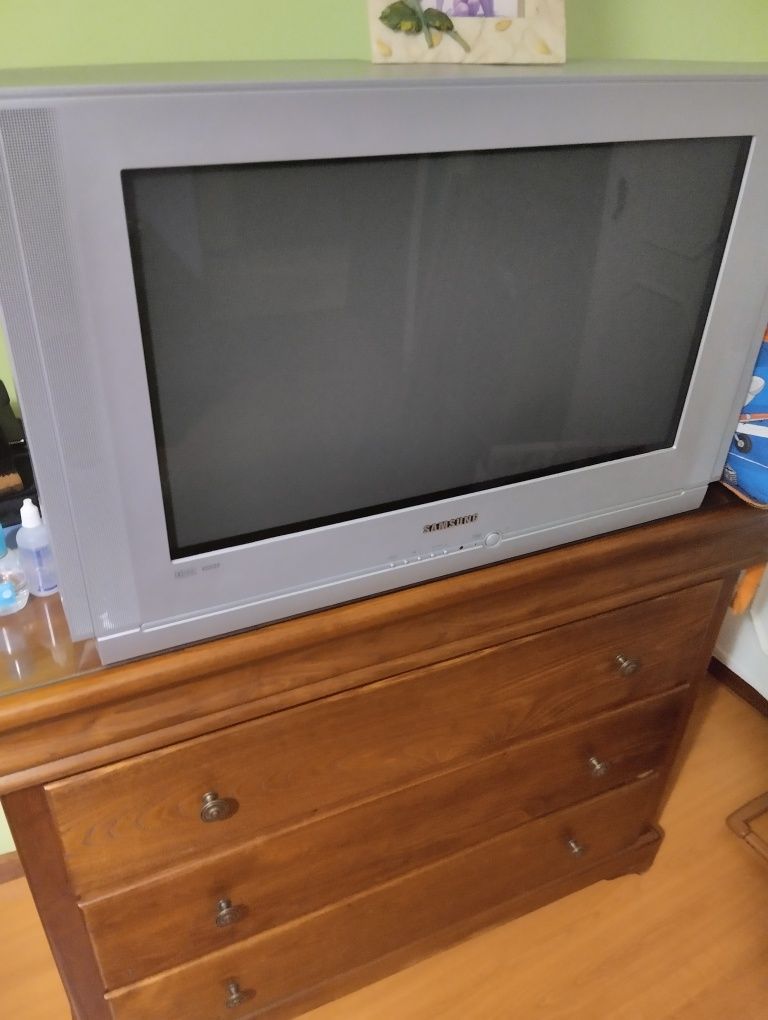 Vendo TV Samsung 100 Hz com comando