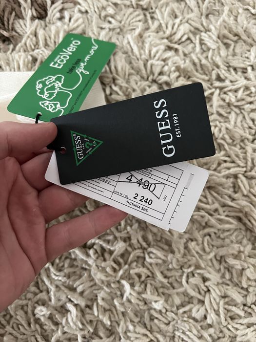 Продам свитер GUESS