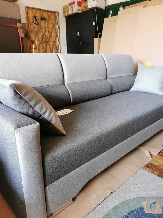 Szara sofa, kanapa, wersalka, wypoczynek