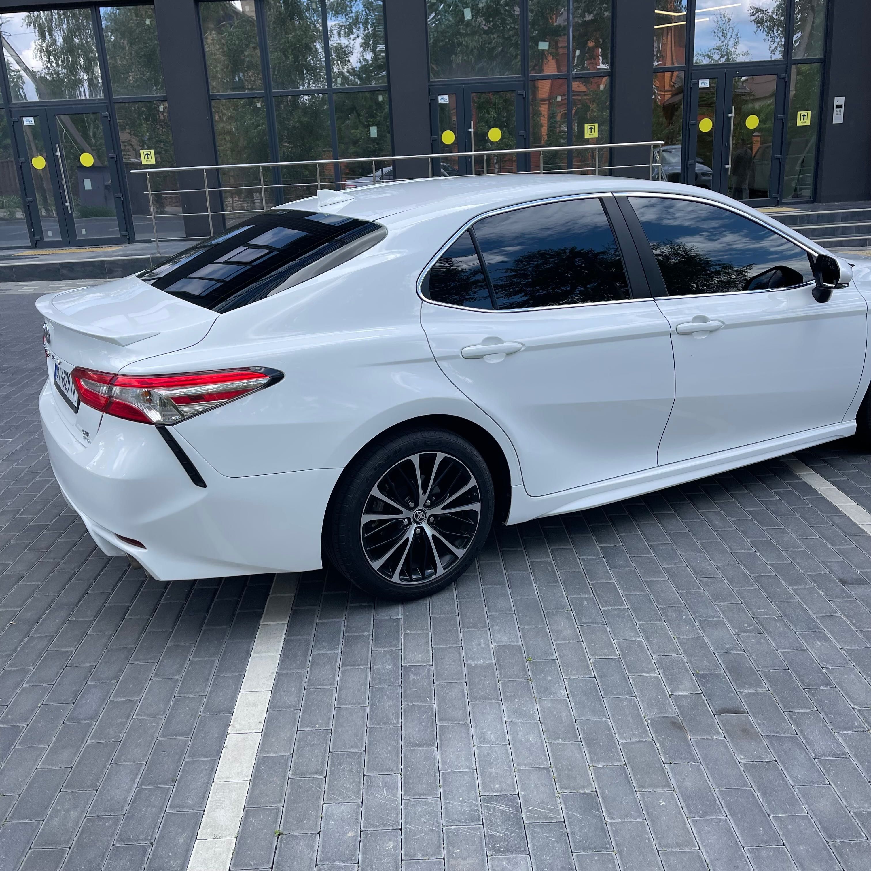 Toyota Camry SE AWD