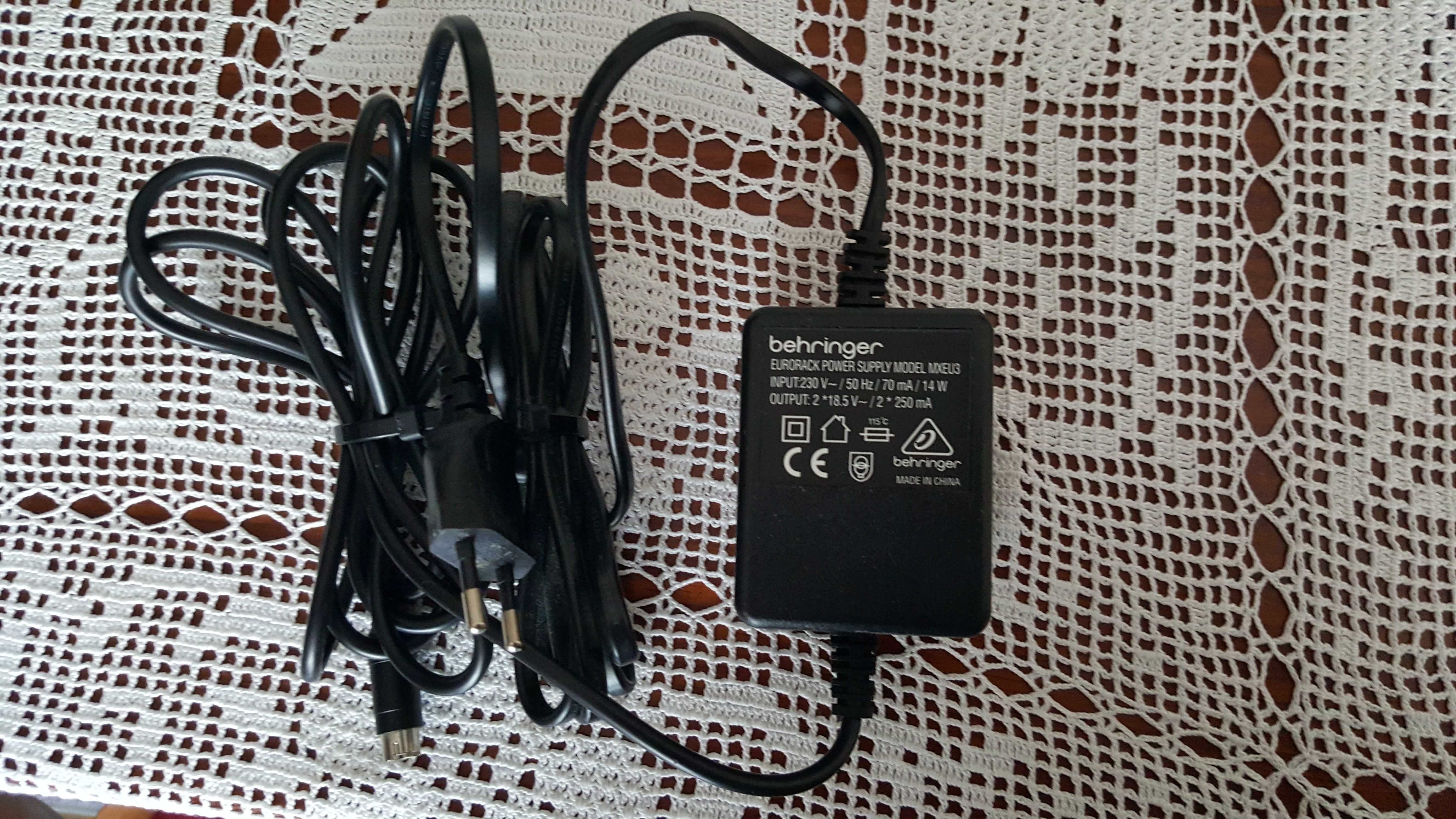 Mesa de Mistura Audio, Analógica, Behringer XENYX Q502 USB