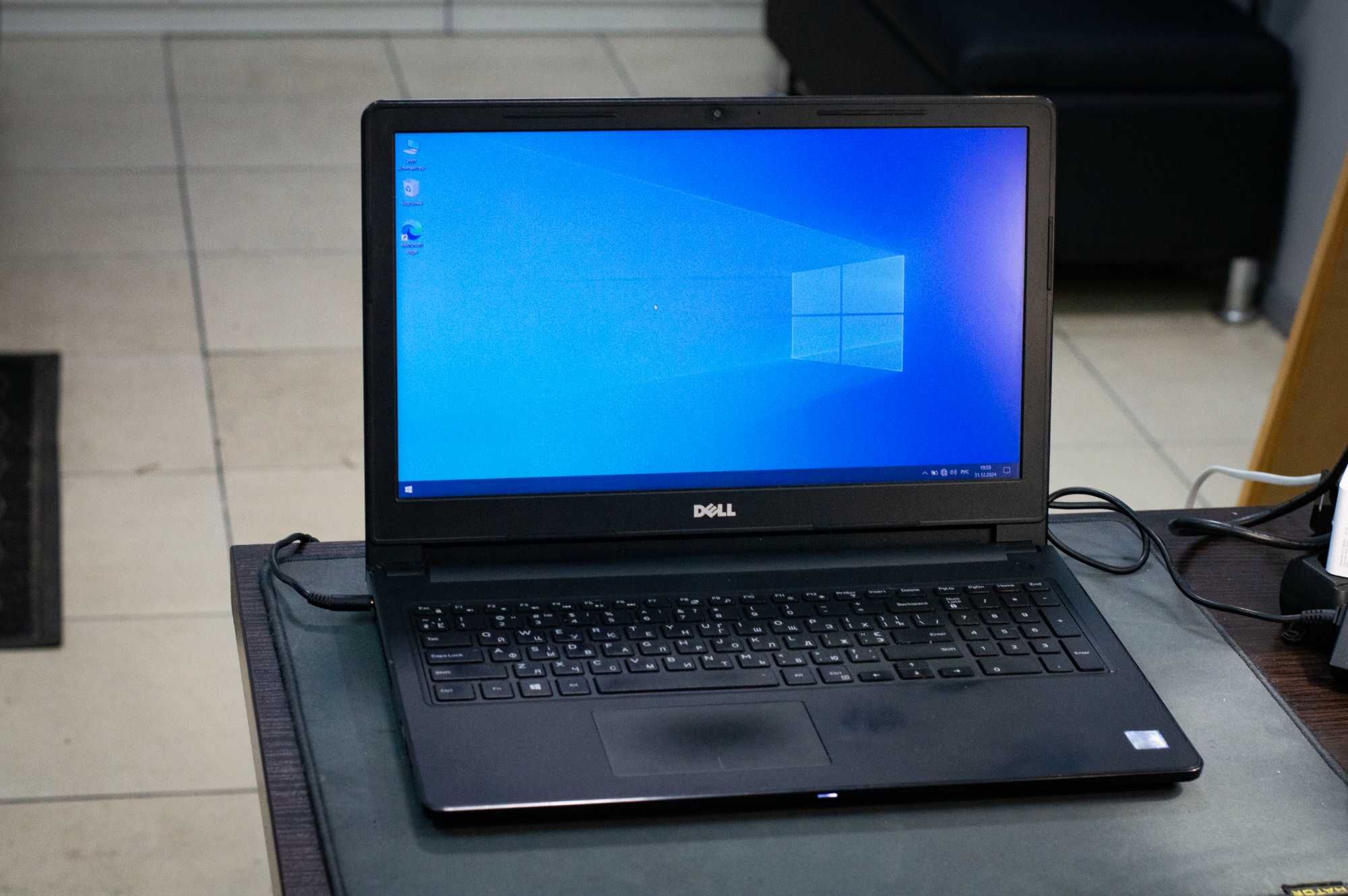 Хороший ноутбук для всего Dell Inspiron Core i5-7200u 8gb SSD
