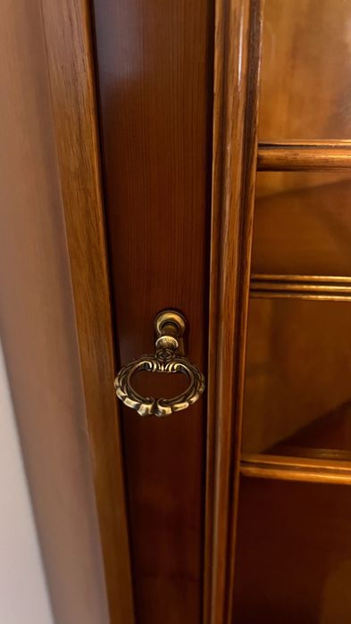 Vitrine de Esquina estilo Regency / Antique Yew Regency Corner Unit