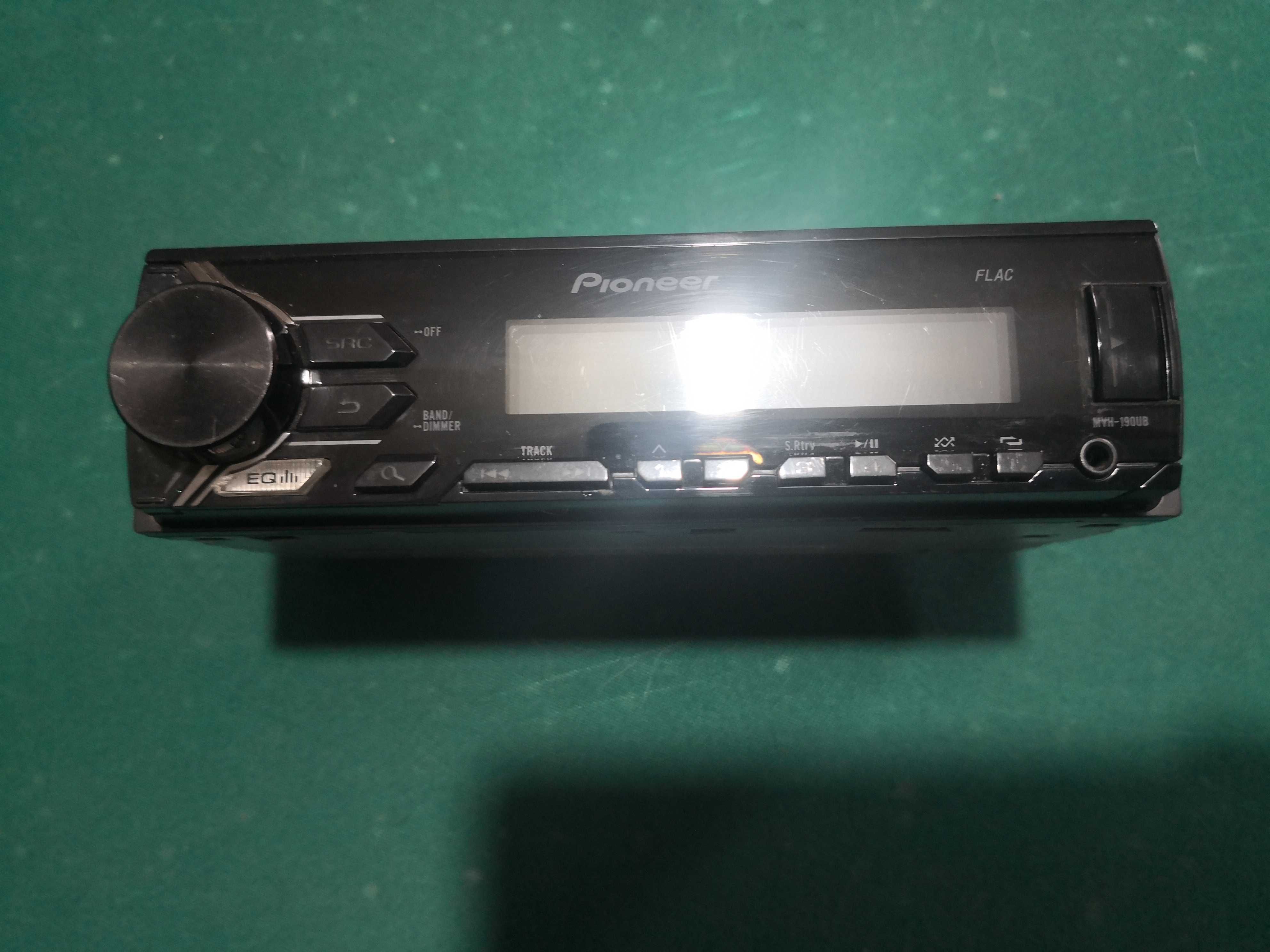 Auto-rádio Pionner com USB