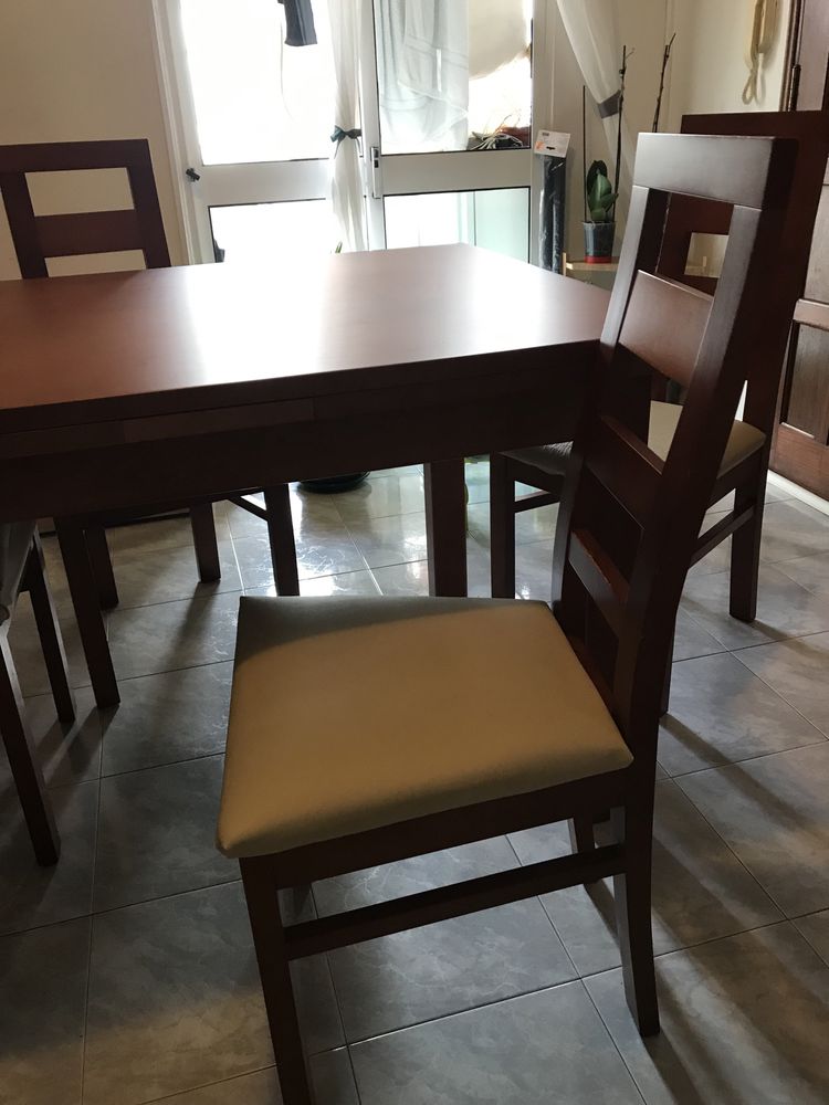 Mesa 2.40 x 0.90 m / 4 cadeiras