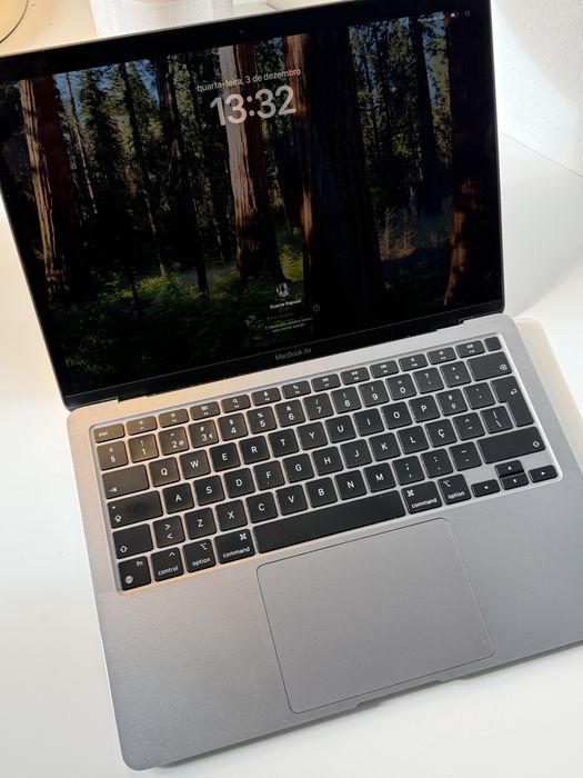 MacBook Air M1 8GB Ram 256 SSD