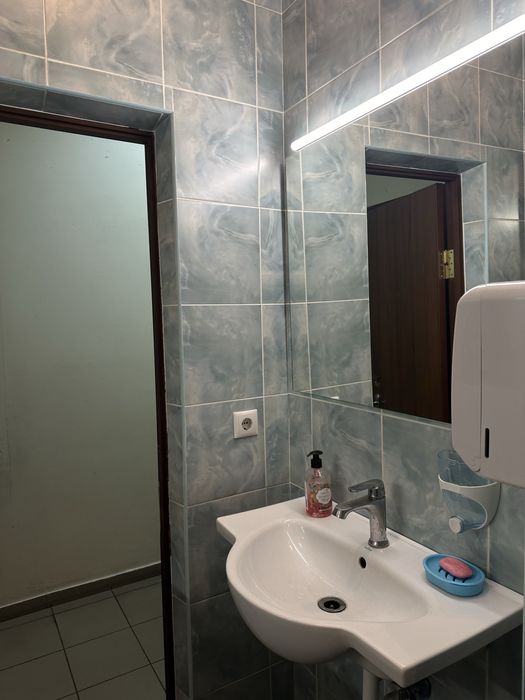 Героїв Дніпра 34, ТРАФІК, ФАСАД, МЕТРО, салон краси в ТЦ