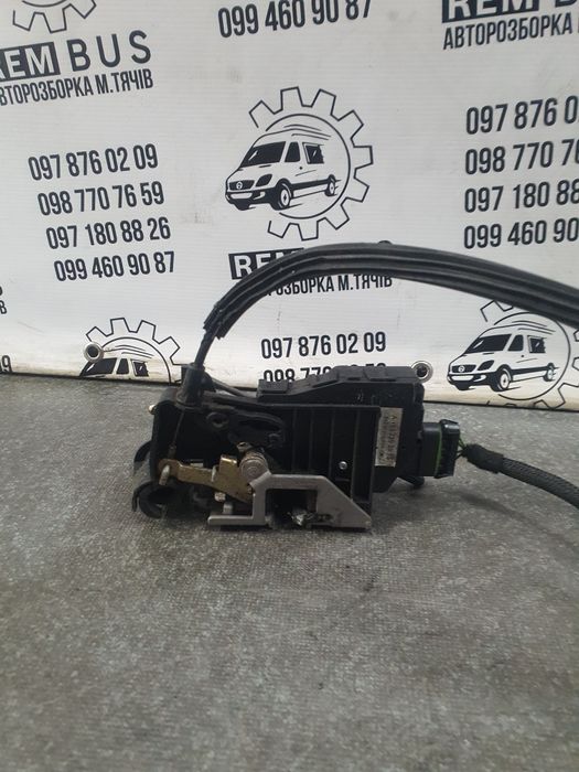 Замок перкднбої лівої двері mb ml w163 мл 270