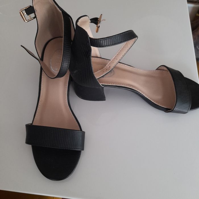 Sandalias  novas 36